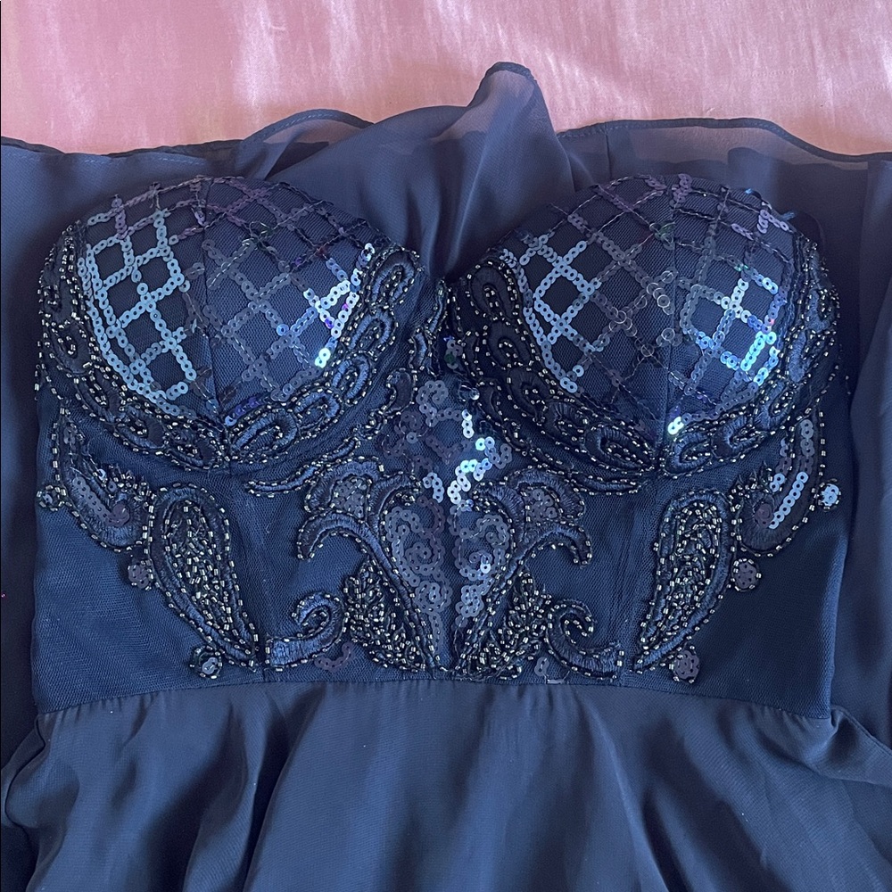 Windsor Navy Blue Sequin Formal Dress 💙 - Picture 4 of 5
